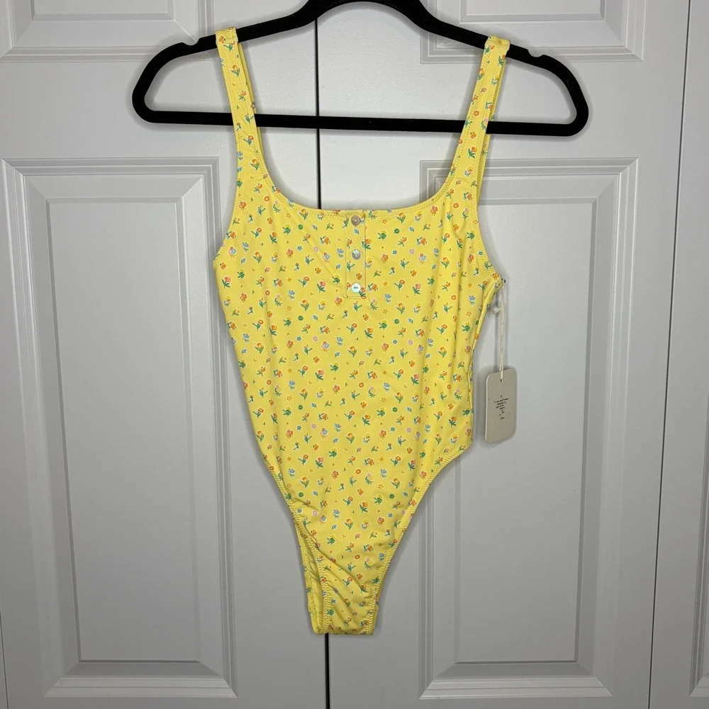 Frankies Bikinis nwt frankies